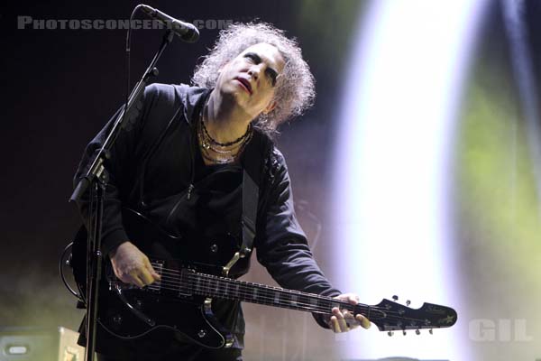 THE CURE - 2016-11-15 - PARIS - Accor Arena - Robert James Smith